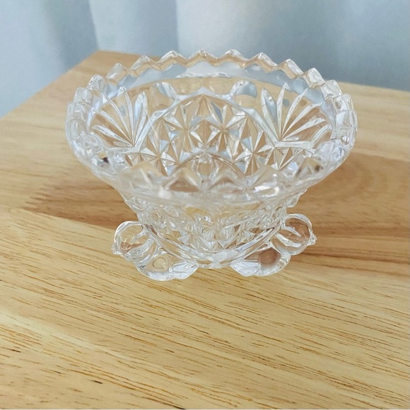 Vintage Hofbauer Byrdes Crystal Trinket Bowl Clear 3 Footed Bird Design Mini - Picture 2 of 10